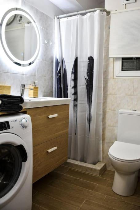 Newly Renovated-City Center Apartment Афіни Екстер'єр фото