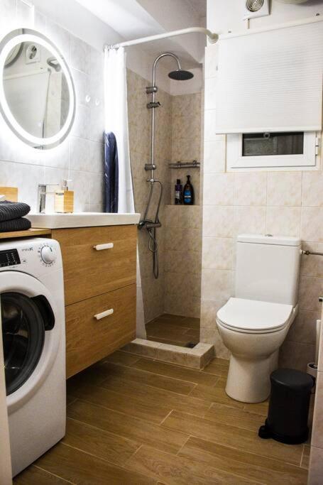 Newly Renovated-City Center Apartment Афіни Екстер'єр фото